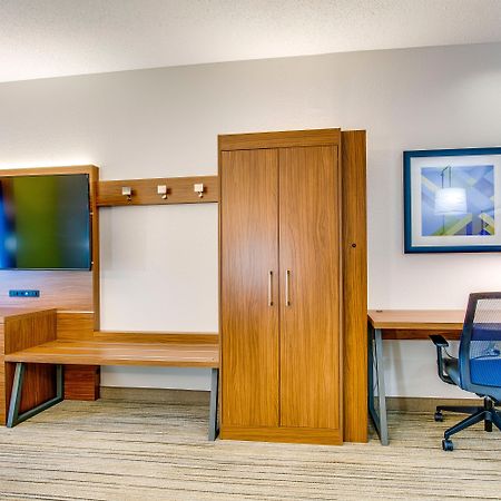 Holiday Inn Express Вансен Екстериор снимка