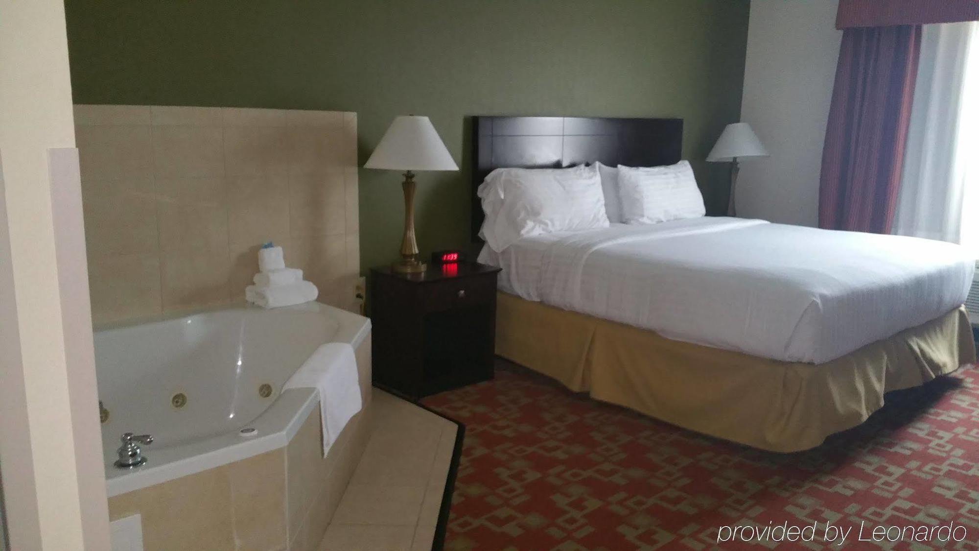 Holiday Inn Express Вансен Екстериор снимка