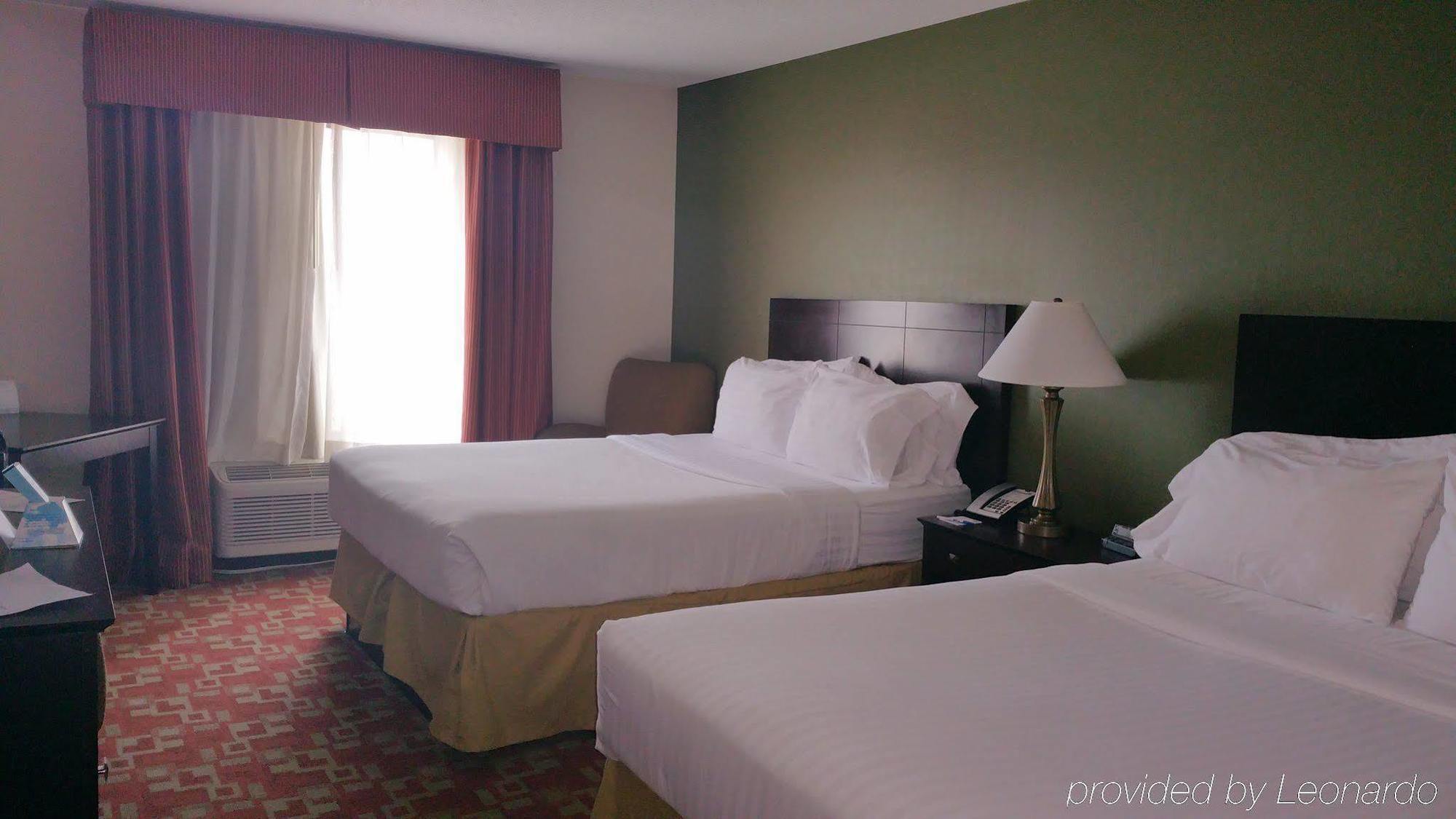 Holiday Inn Express Вансен Екстериор снимка